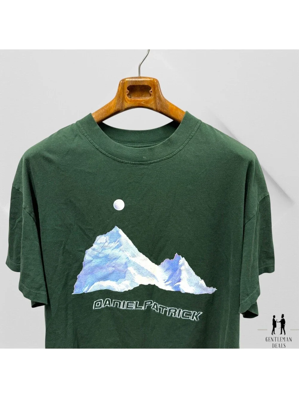 Daniel Patrick Embroidered Green  T Shirt Mens L Los Angeles Mountain Green
